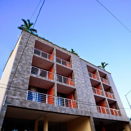 Sunrise 42 Suites By Holiday In Playa بلايا ديل كارمن المظهر الخارجي الصورة